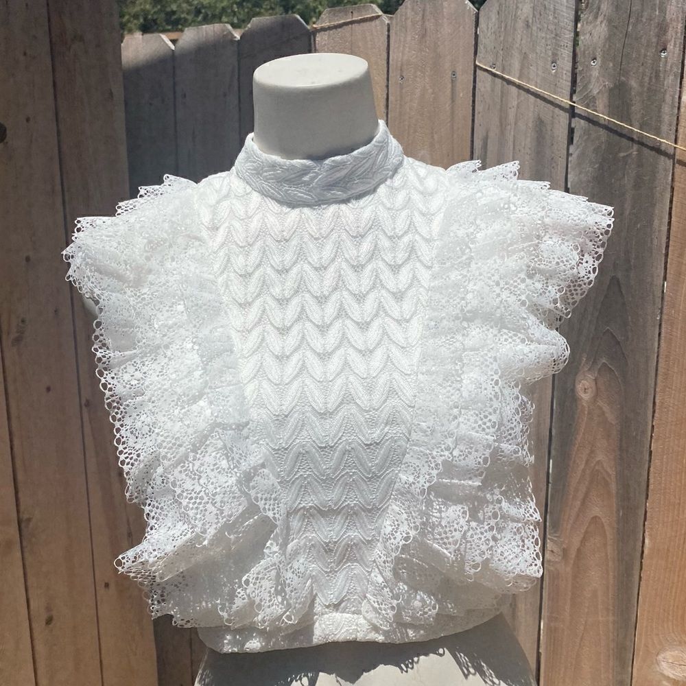 INA white lace cropped top size XS